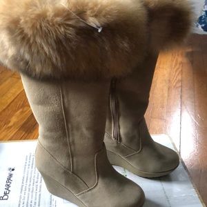 Bear paw  Faux fur trimmed boots